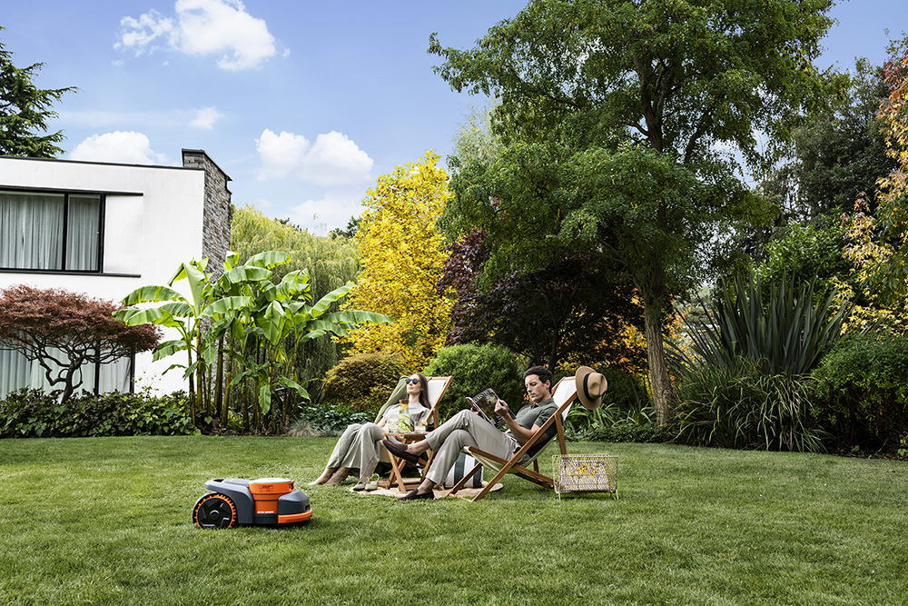 Robotfűnyíró: Luxus vagy kötelező okosbefektetés? Meglepő előnyök, amikről kevesen beszélnek