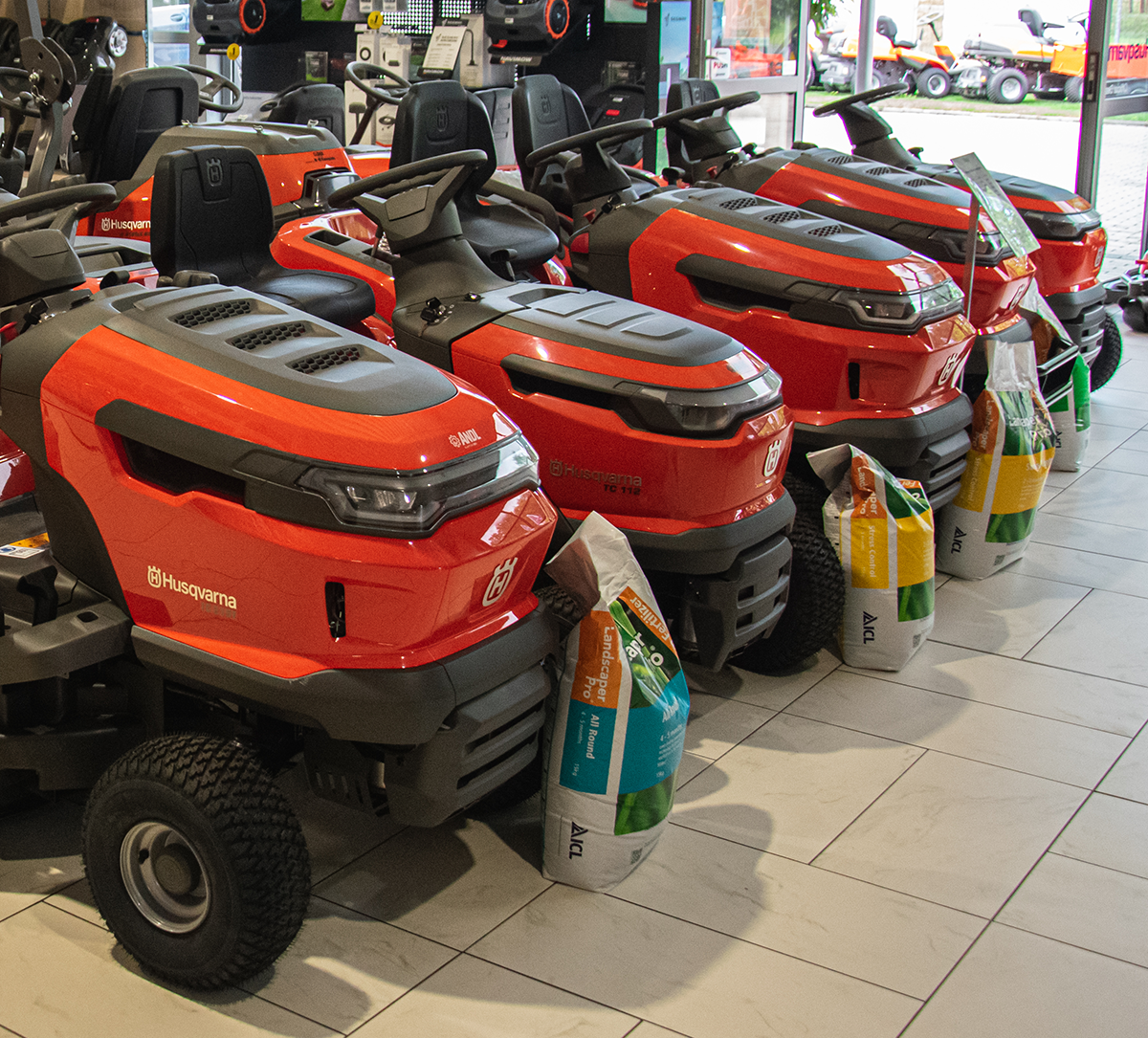 Milyen fűnyíró traktort vegyek? Teljes választási útmutató  így találd meg a kertedhez tökéletes modellt