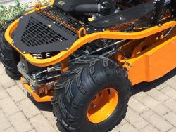 AS 1040 YAK 4WD felülős lengőkéses gazvágó 3.Kép