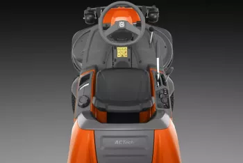 RC 320Ts AWD rider fűgyűjtővel  (vágóasztal nélkül) 5.Kép
