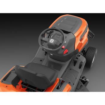 TC 215T fűnyíró traktor fűgyűjtővel 3.Kép