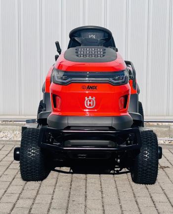 TC 220T fűnyíró traktor fűgyűjtővel 4.Kép