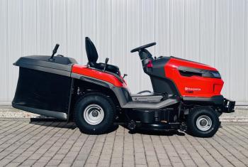 TC 220T fűnyíró traktor fűgyűjtővel 1.Kép