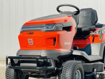 TC 220T fűnyíró traktor fűgyűjtővel 3.Kép