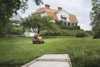 TS 112 oldalkidobós fűnyíró traktor 4.Kép