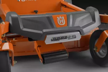 Z242F ZeroTurn  (vágóasztallal) 6.Kép