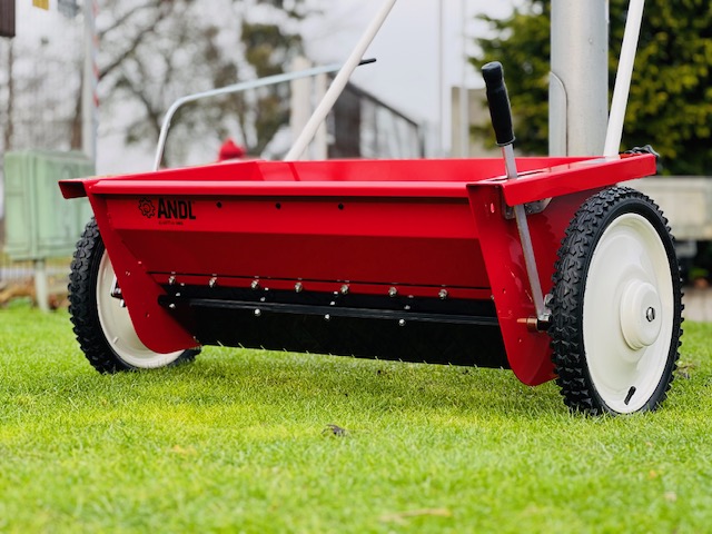 TM320 homok, só- és granulátumszóró  (tolható kivitel)