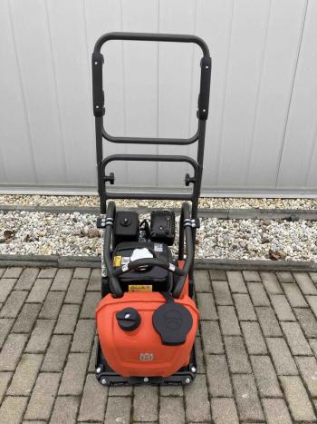 LF 80LAT lapvibrátor víztartállyal  (Honda) 2.Kép