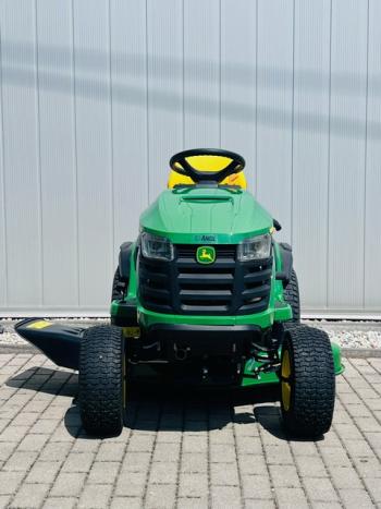 X167 oldalkidobós fűnyíró traktor 3.Kép
