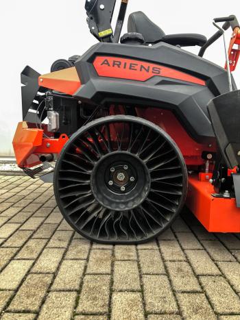 SUMMIT PRO 360 ZeroTurn fűnyíró 5.Kép