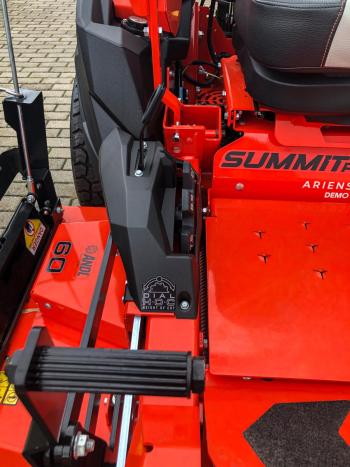 SUMMIT PRO 360 ZeroTurn fűnyíró 6.Kép