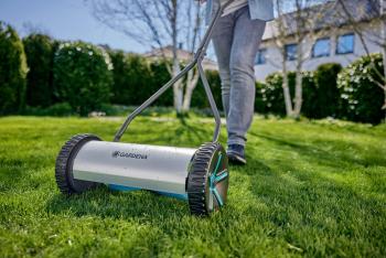 330 Comfort hengerkéses kézi fűnyíró 2.Kép