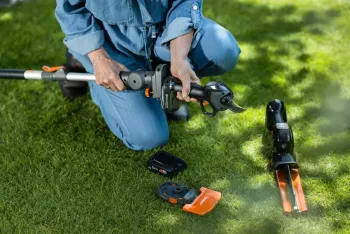 Aspire PS30X-P4A akkumulátoros metszőolló  + teleszkópos szár 2.Kép