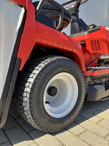 84-H fűnyíró traktor 8.Kép