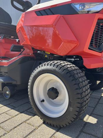 84-H fűnyíró traktor 7.Kép