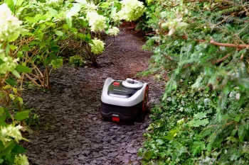 i205E AWD robotfűnyíró 3.Kép